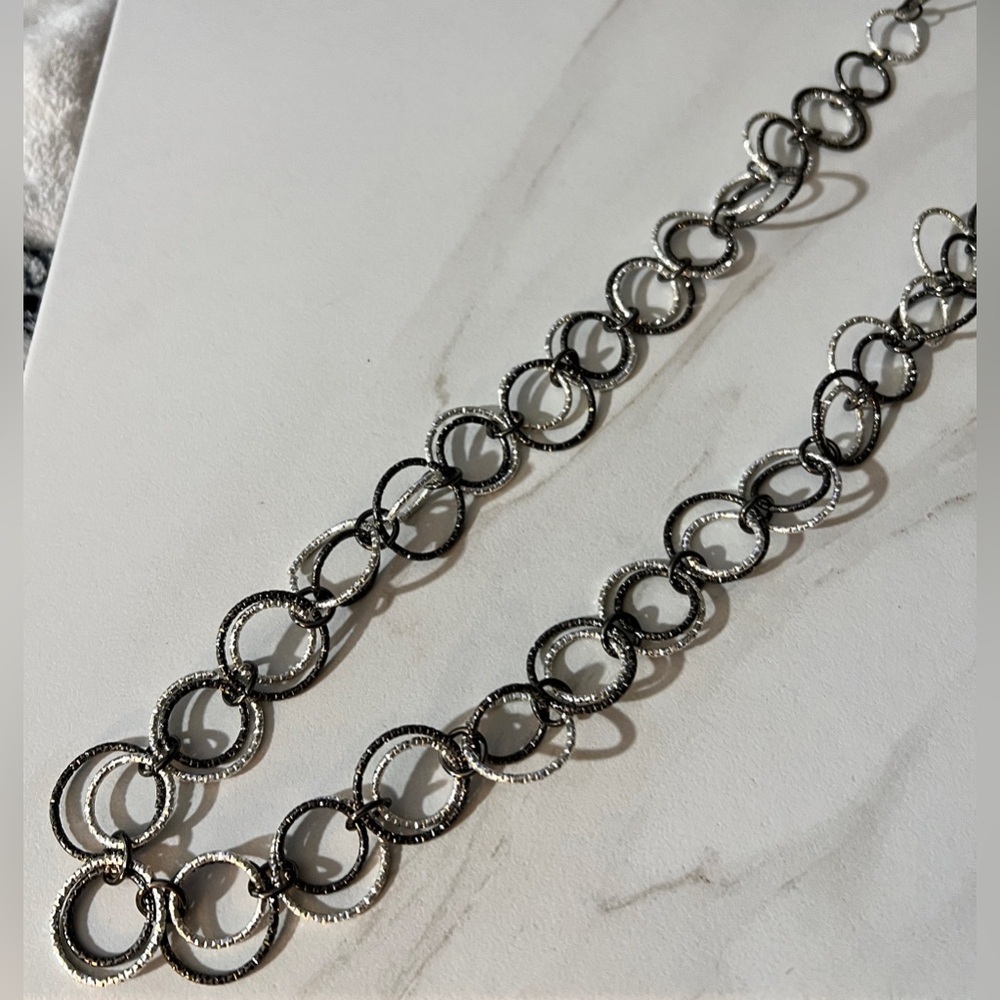 Elegant Silver and Black Chain Link Necklace, approx. 39” - Picture 3 of 10